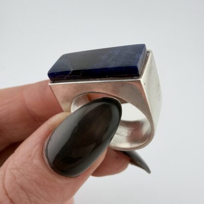 Vintage 1980s Modernist Sterling Silver and Lapis Lazuli Ring