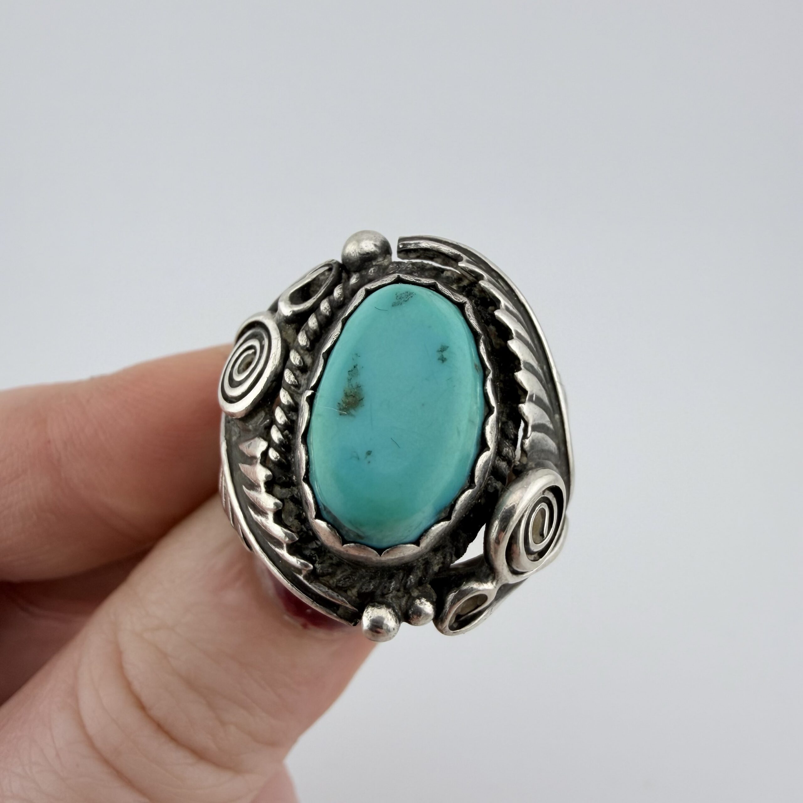 Vintage Ben Shiley Native American Sterling Silver and Turquoise Ring - Image 3