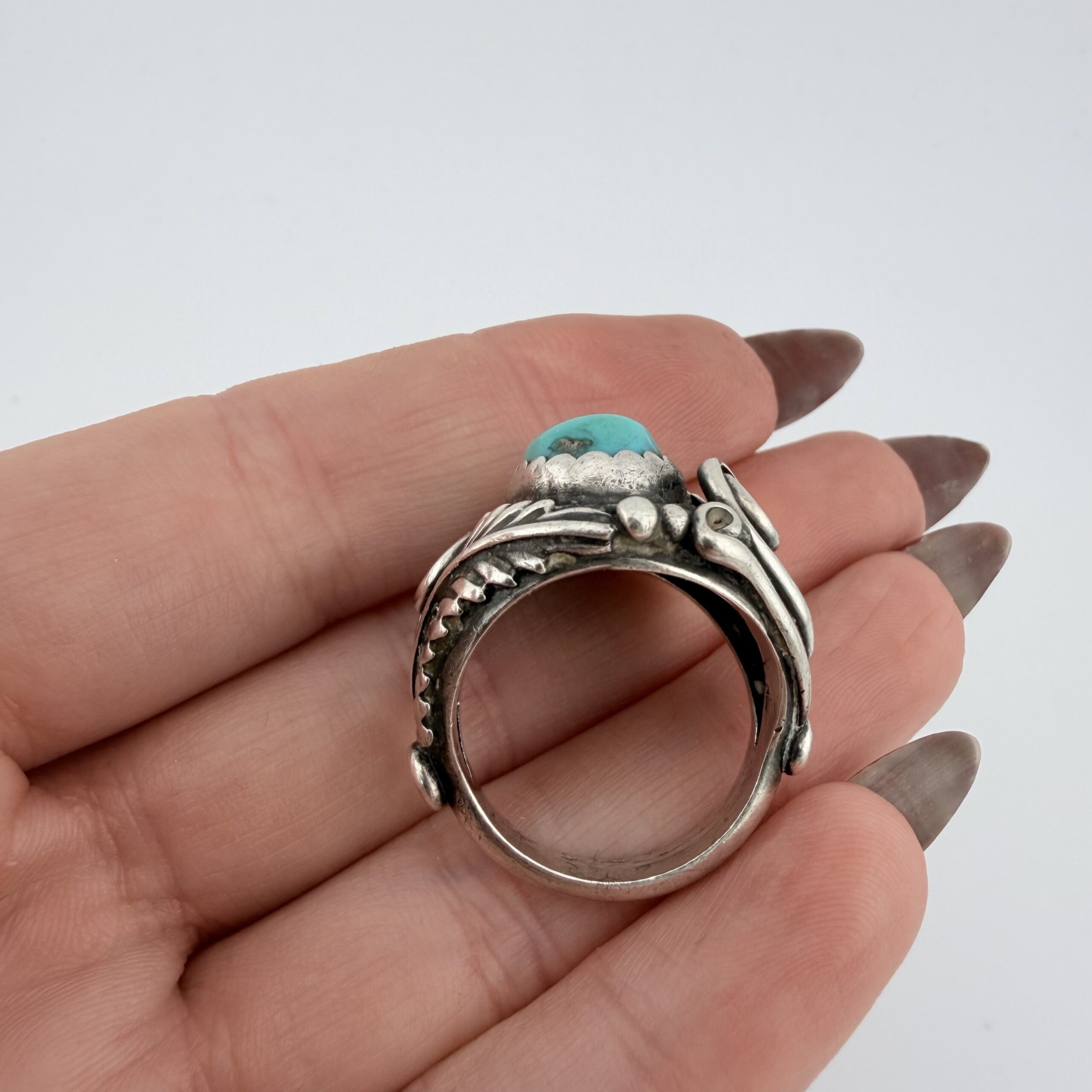 Vintage Ben Shiley Native American Sterling Silver and Turquoise Ring - Image 4