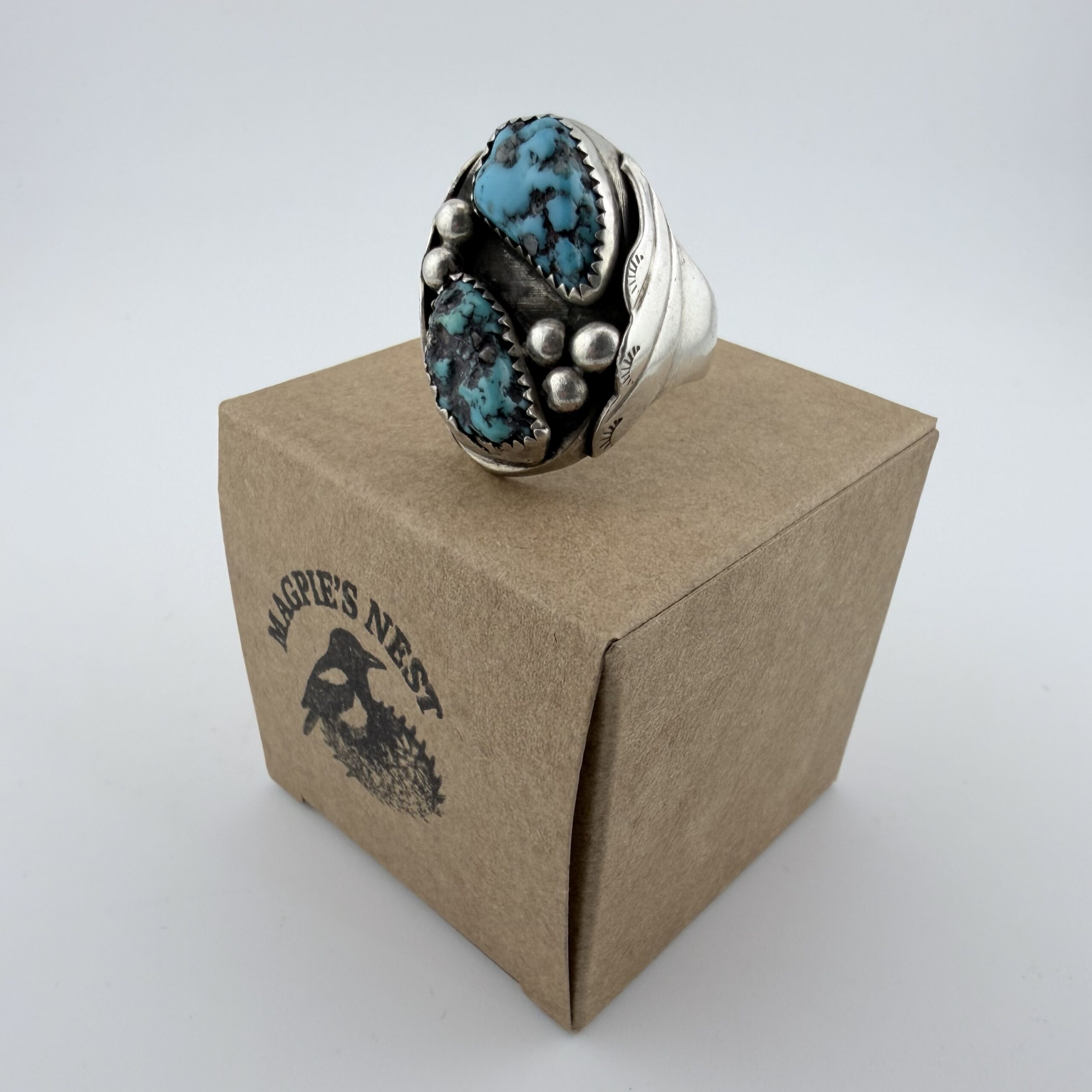 Vintage Native American Sterling Silver and Chunky Turquoise Ring - Image 9