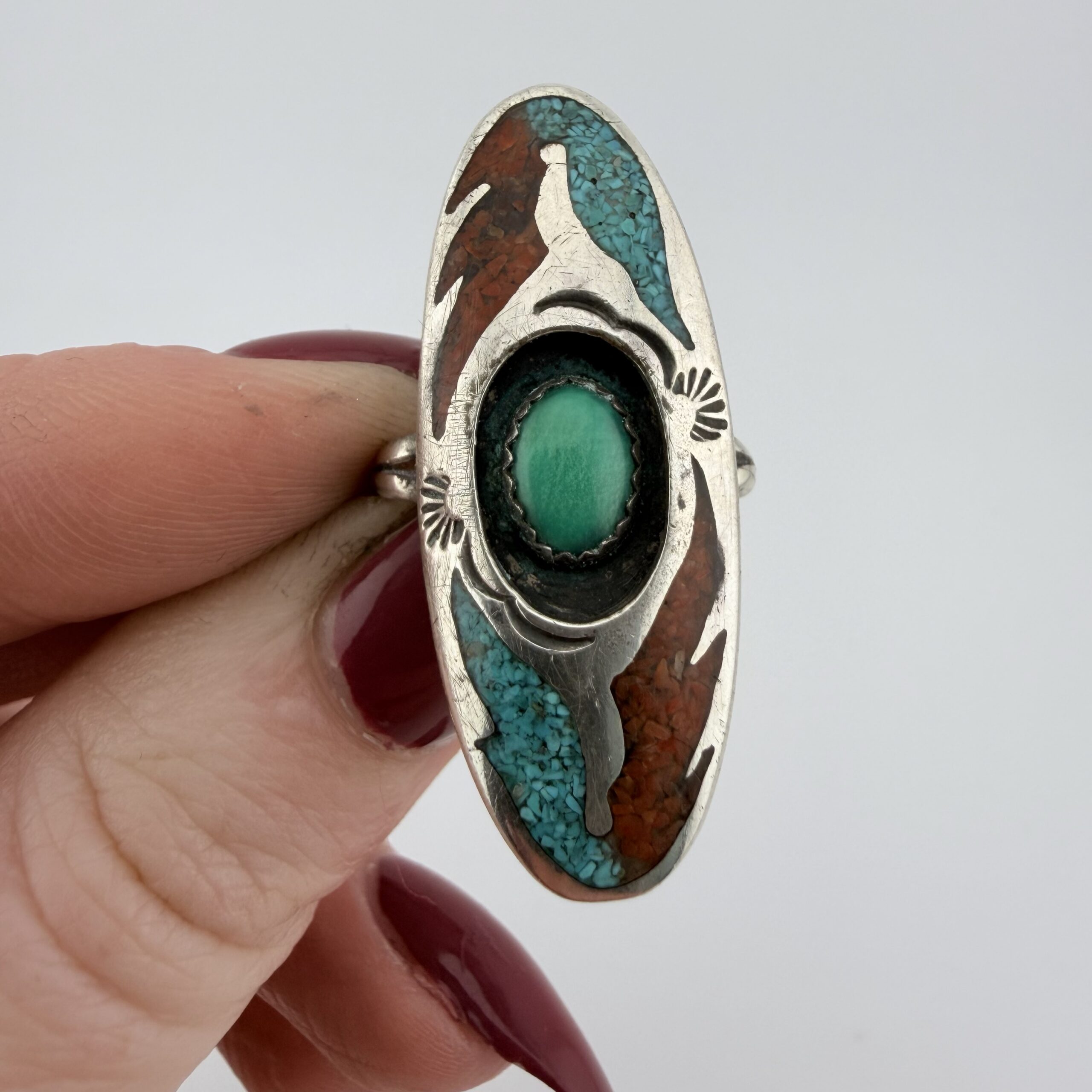 Vintage Native American Sterling Silver, Turquoise and Coral Shield Ring - Image 2
