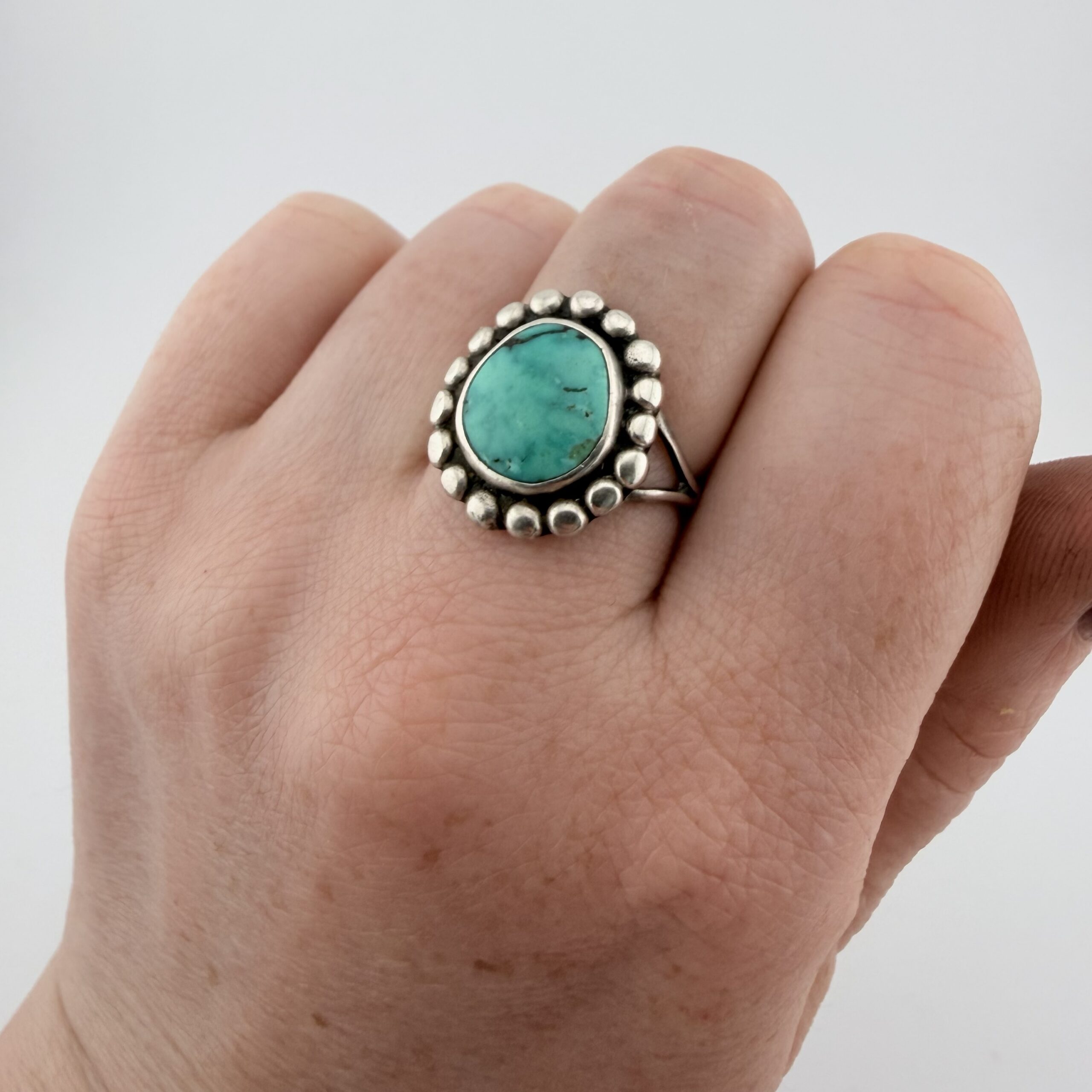 Vintage Native American Sterling Silver and Turquoise Ring - Image 8