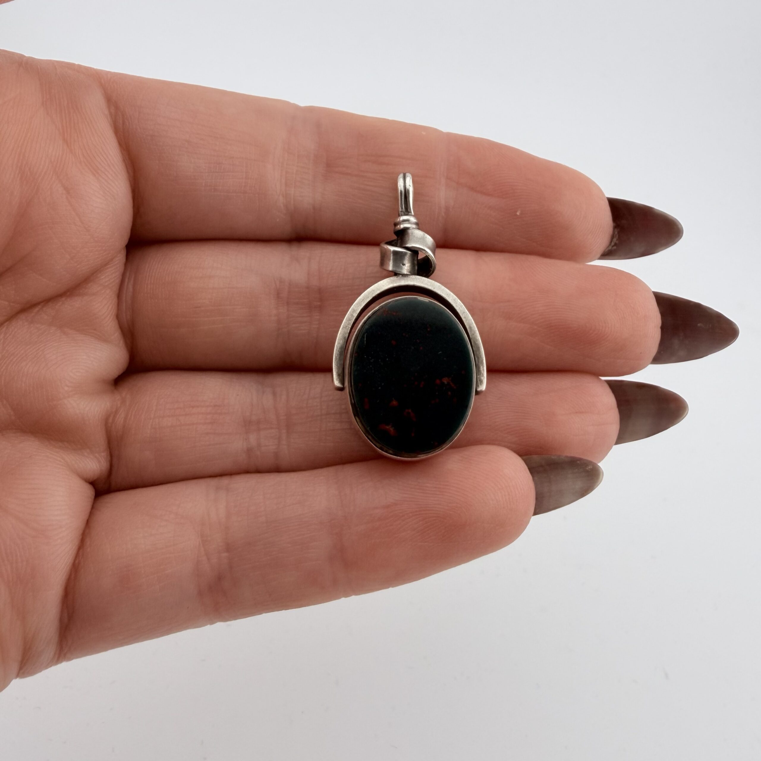 Victorian 1890s Sterling Silver, Bloodstone and Carnelian Double Sided Spinning Pendant - Image 4