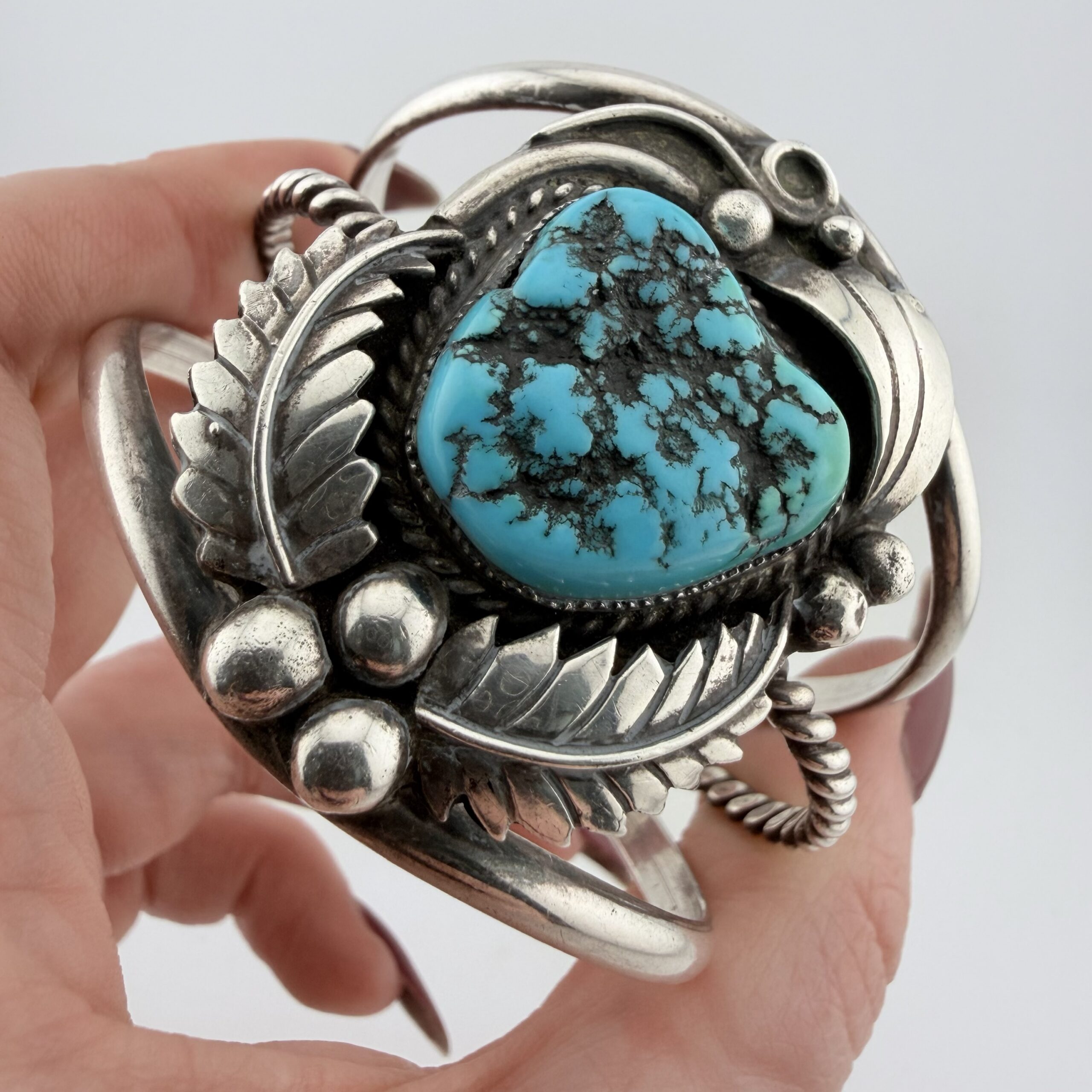 Large Vintage Native American Navajo Sterling Silver and Turquoise Cuff - Image 4