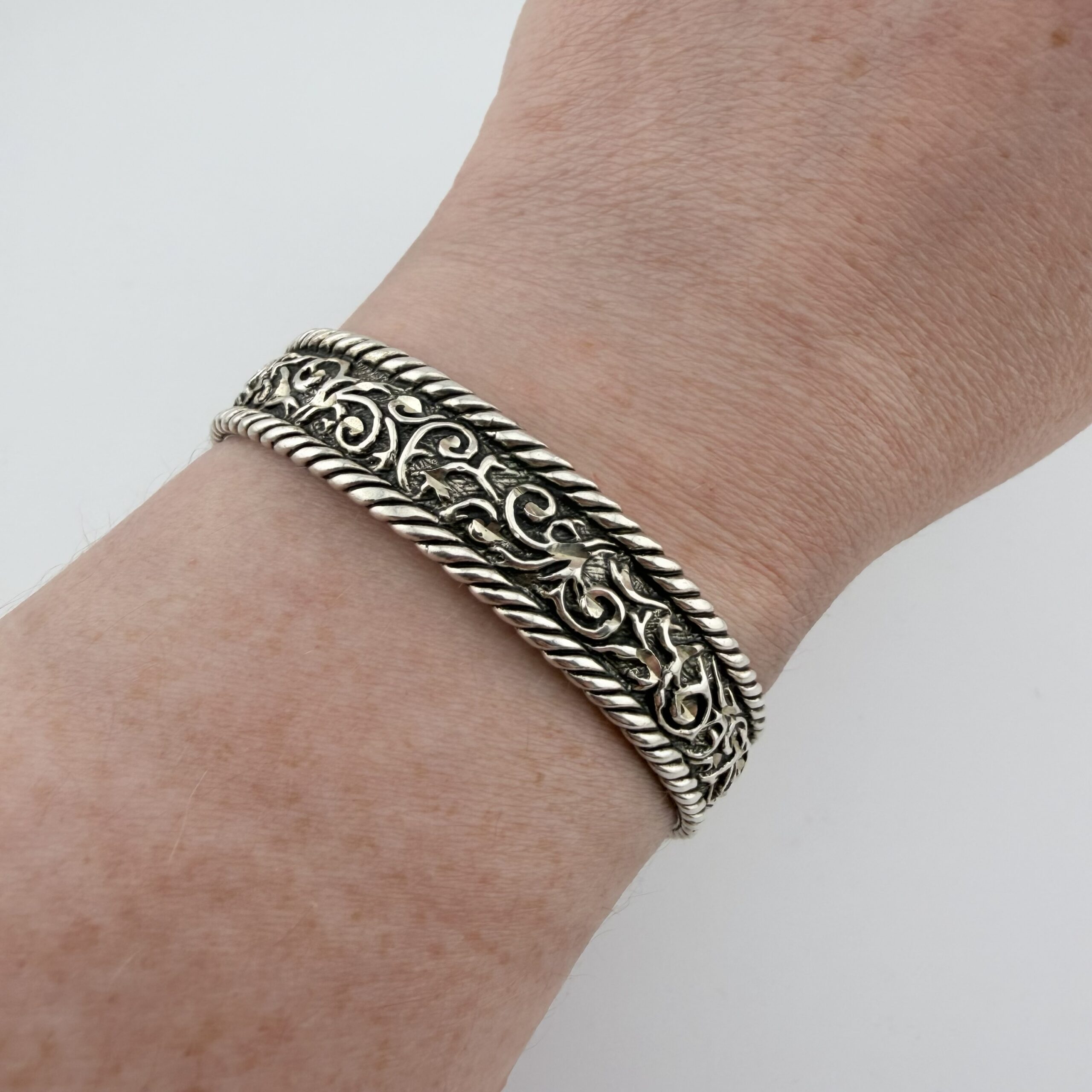 Carolyn Pollack Relios Southwestern Sterling Silver Cuff Bracelet - Image 7