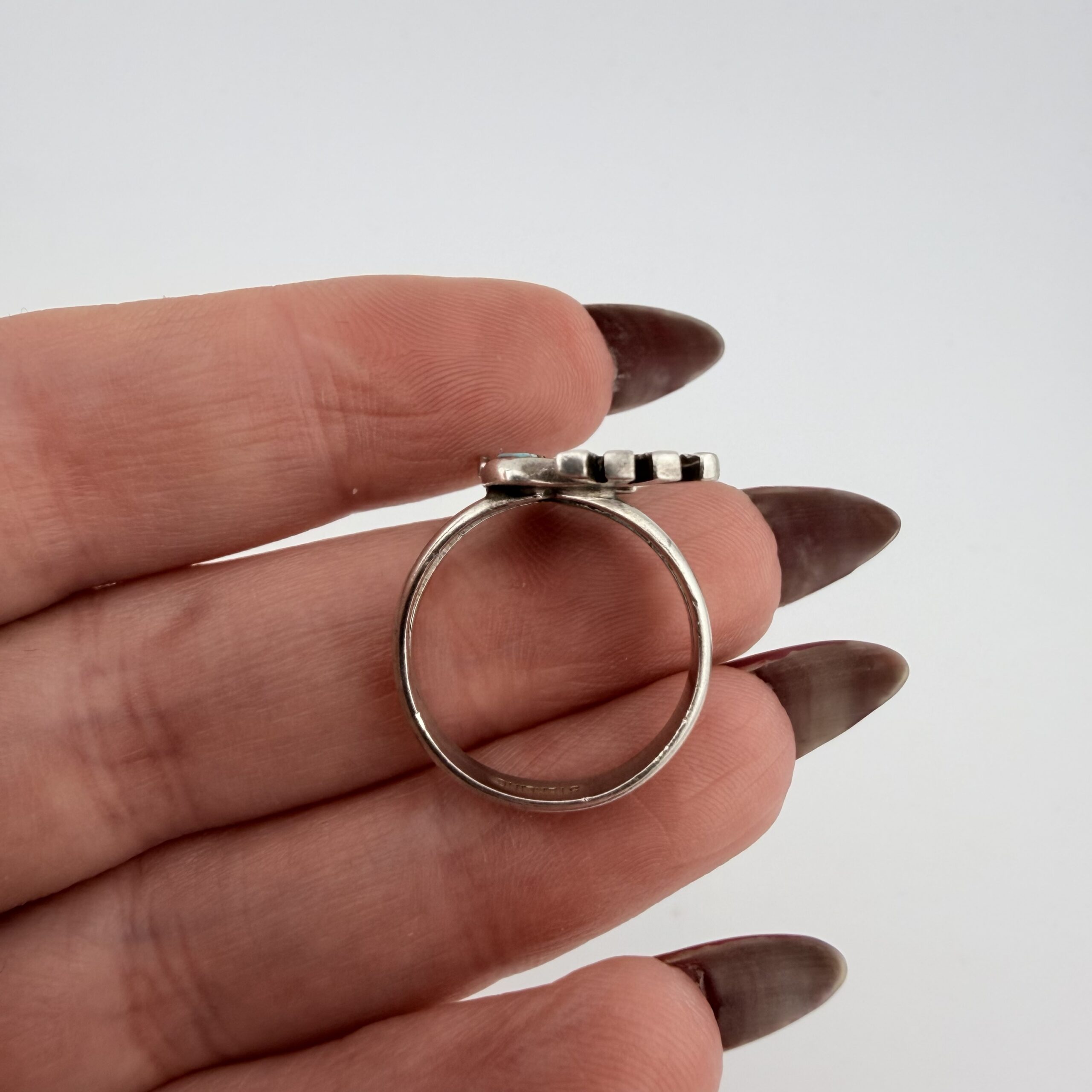 Vintage Native American Sterling Silver and Inlay Mosaic Kokopelli Flute Player Ring - Image 4