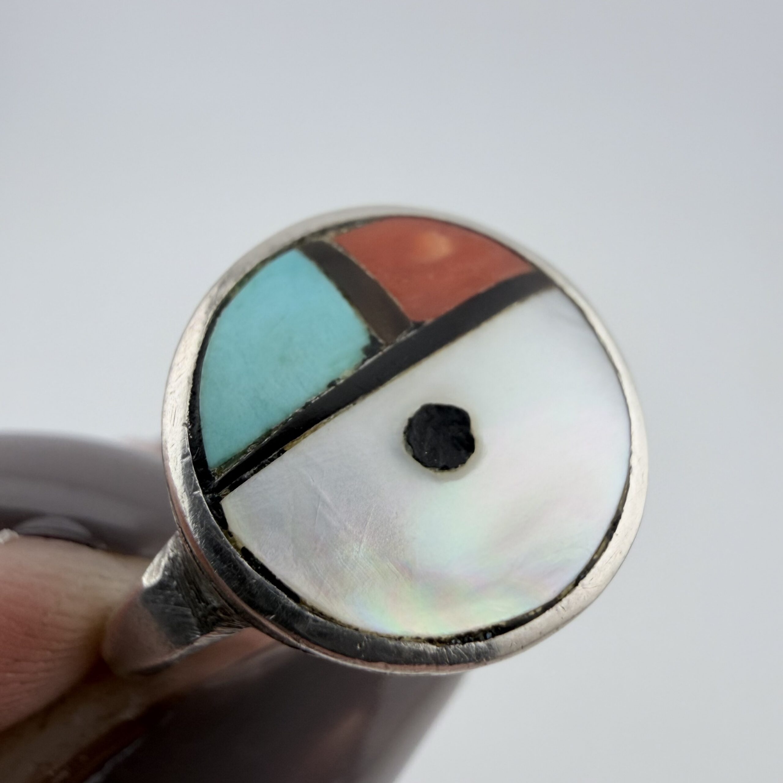 Vintage Native American Sterling Silver Zuni Zia Sunface Ring - Image 2