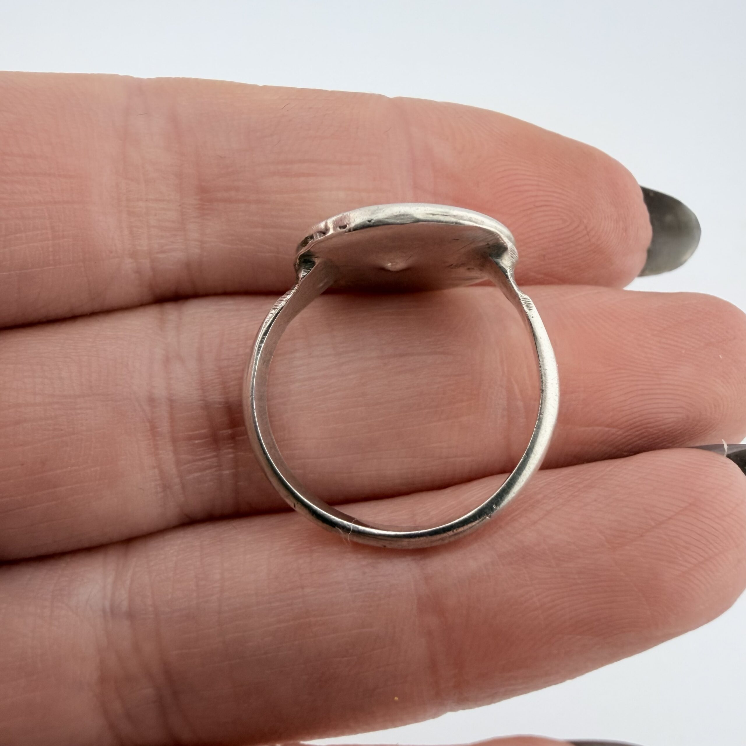 Vintage Native American Sterling Silver Zuni Zia Sunface Ring - Image 4