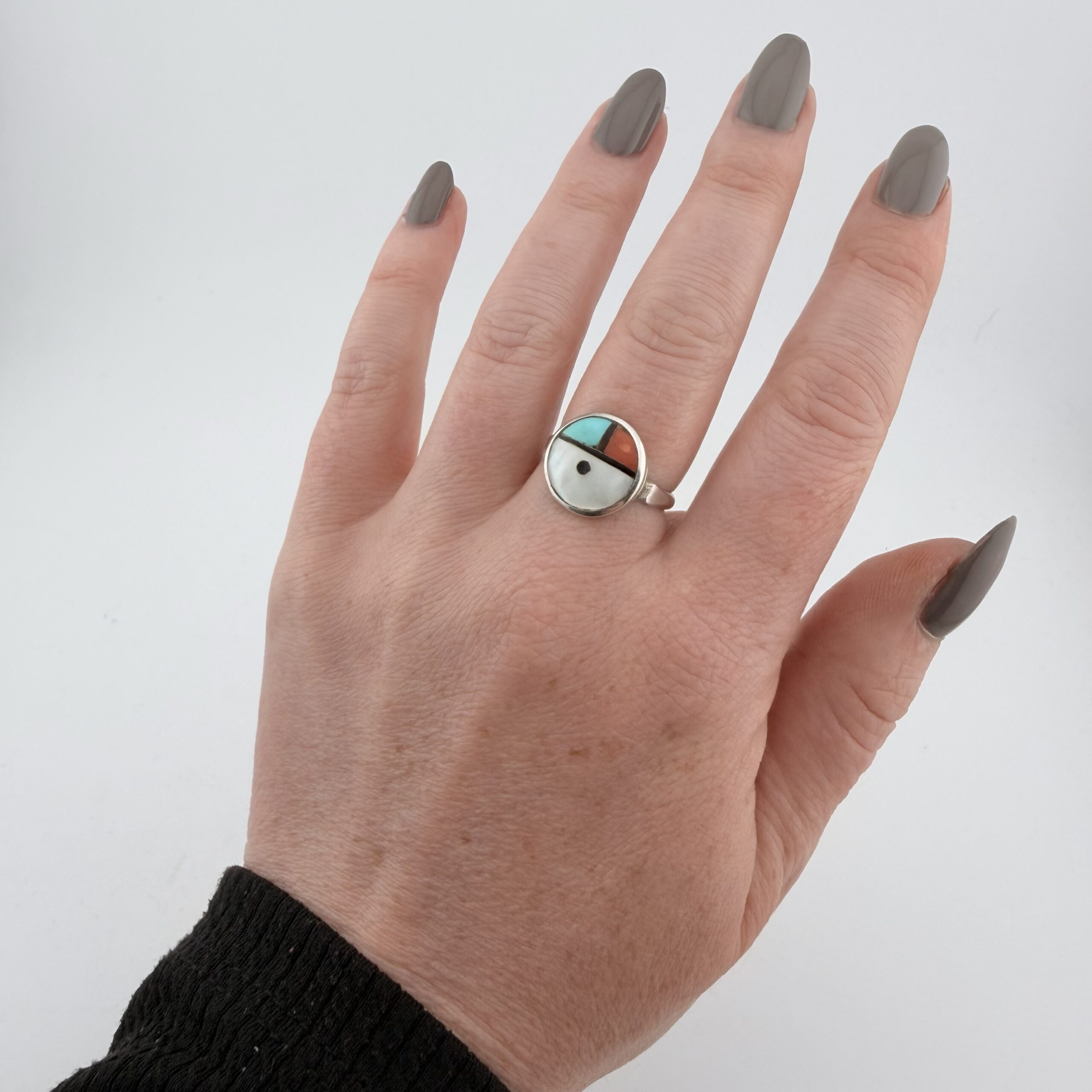 Vintage Native American Sterling Silver Zuni Zia Sunface Ring - Image 5