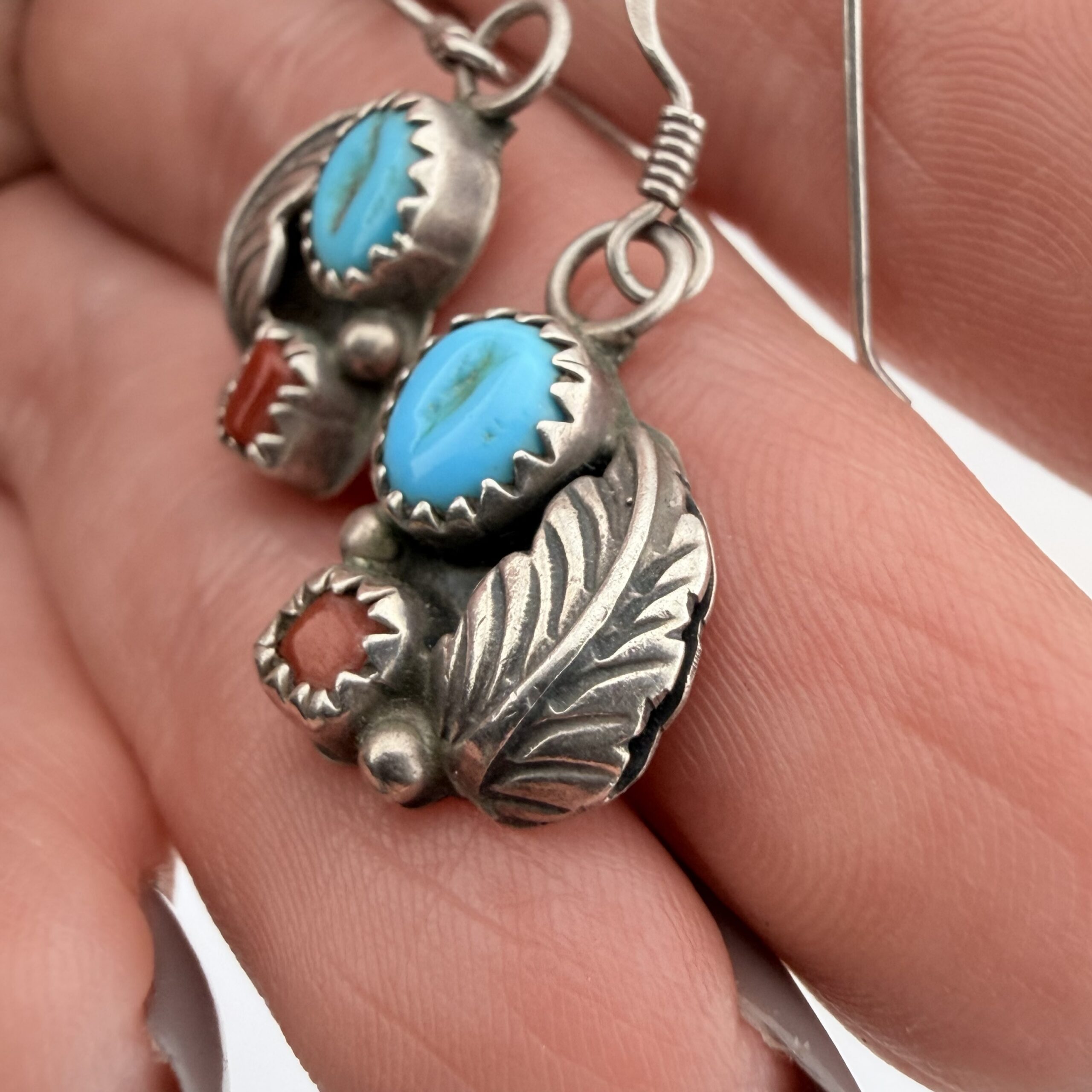 Vintage Native American Sterling Silver, Turquoise and Coral Feather Earrings - Image 3