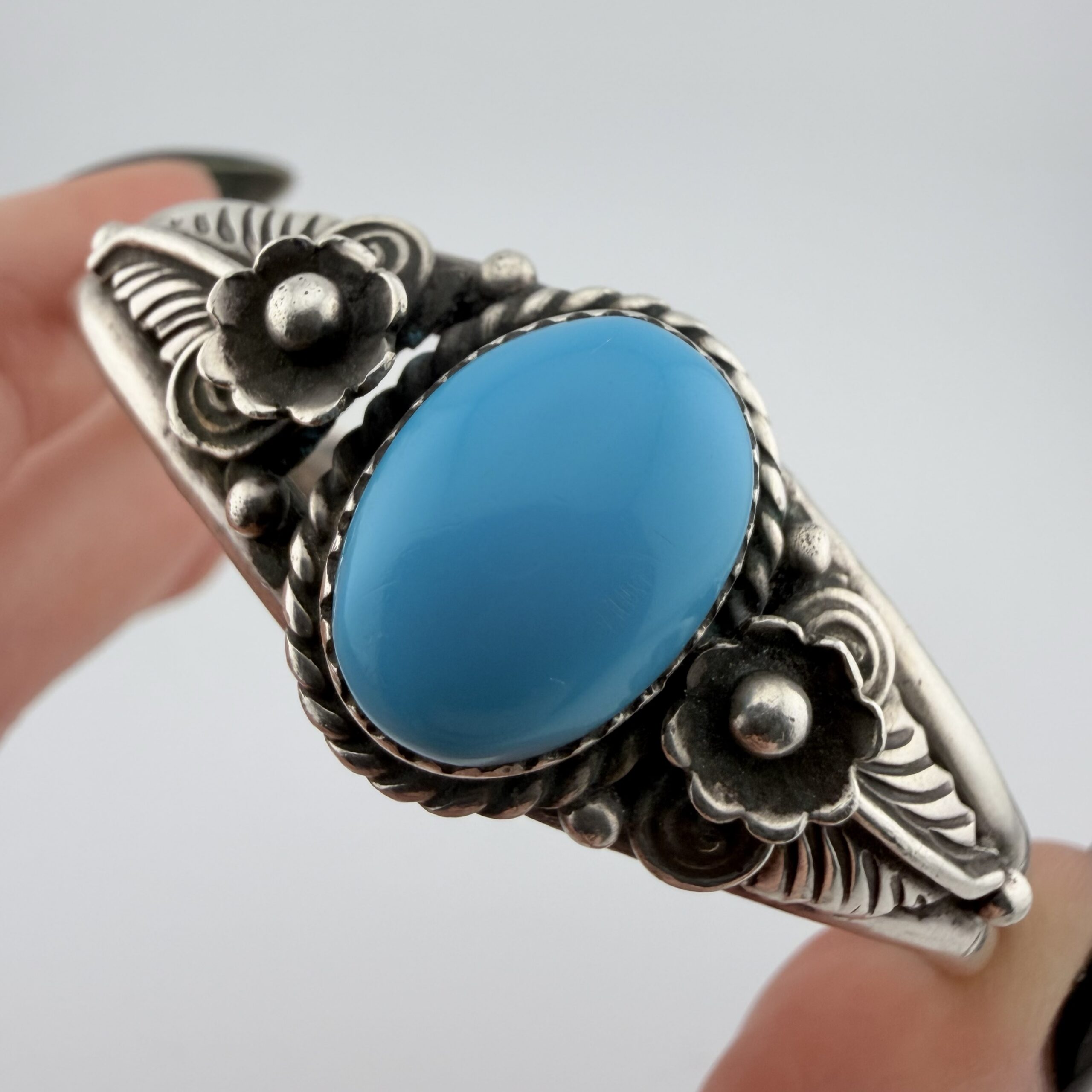 Native American Navajo Sterling Silver and Turquoise Cuff Bracelet - Image 4