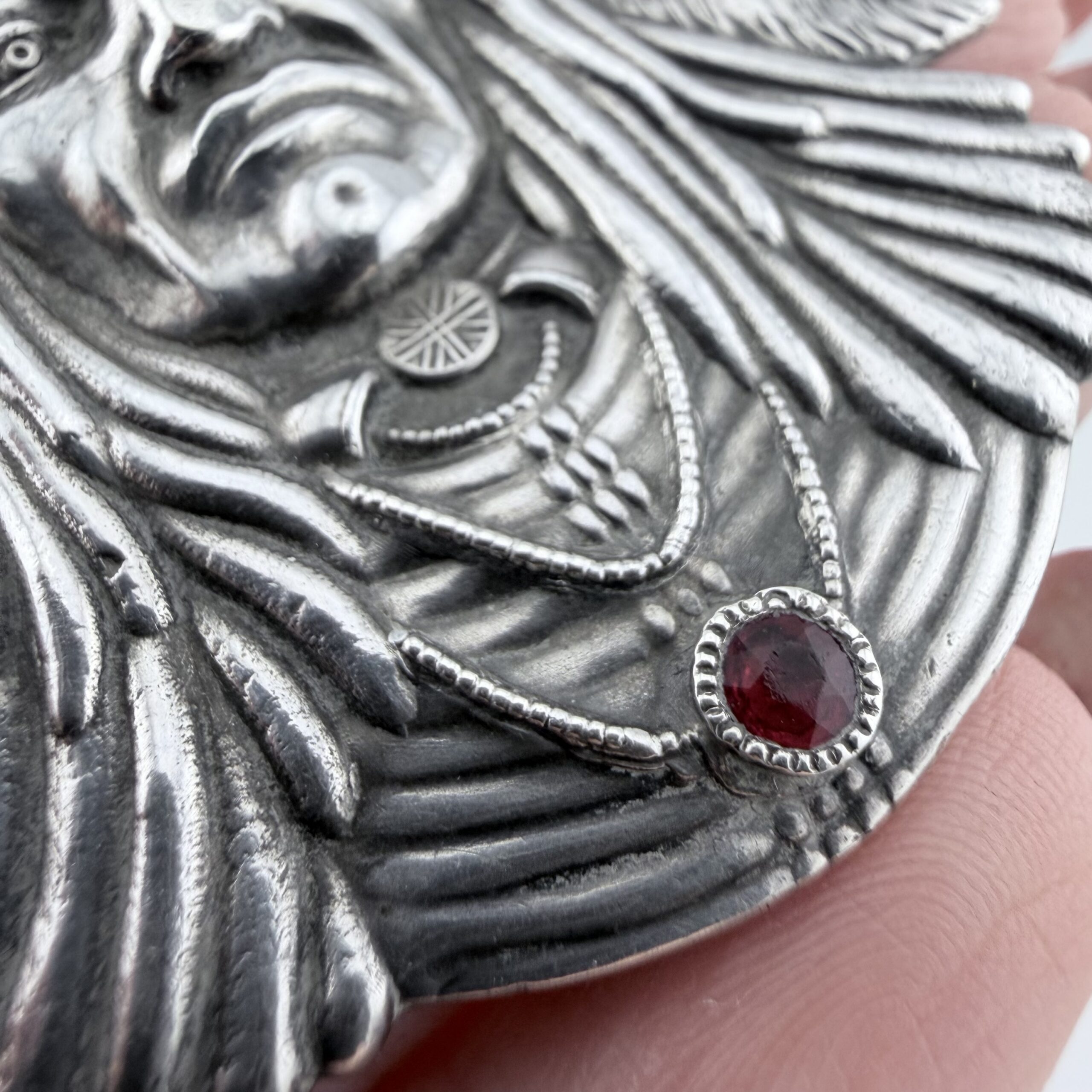 Very Large Vintage Native American Chief Brooch - Image 4