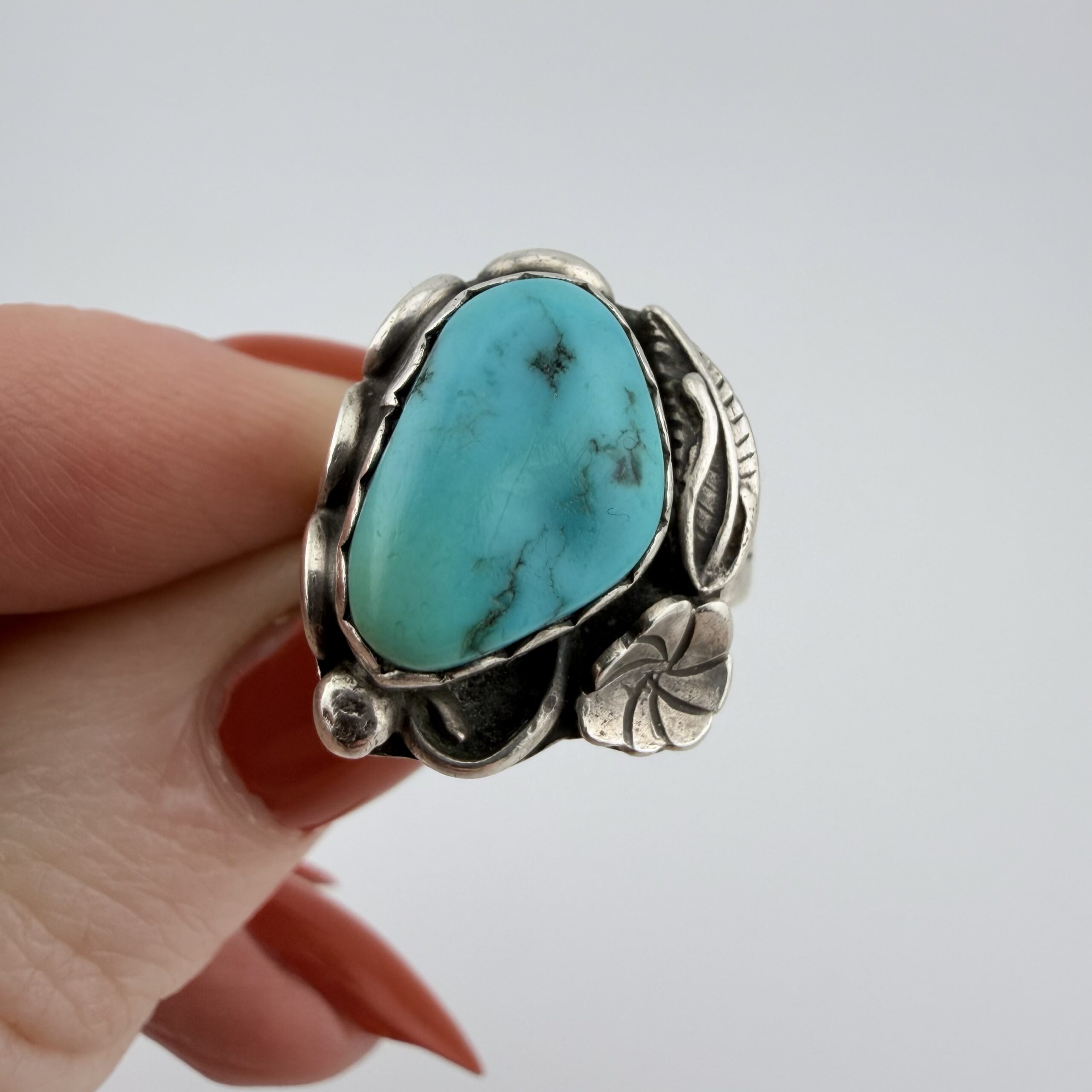 Vintage Native American Sterling Silver and Turquoise Ring - Image 2