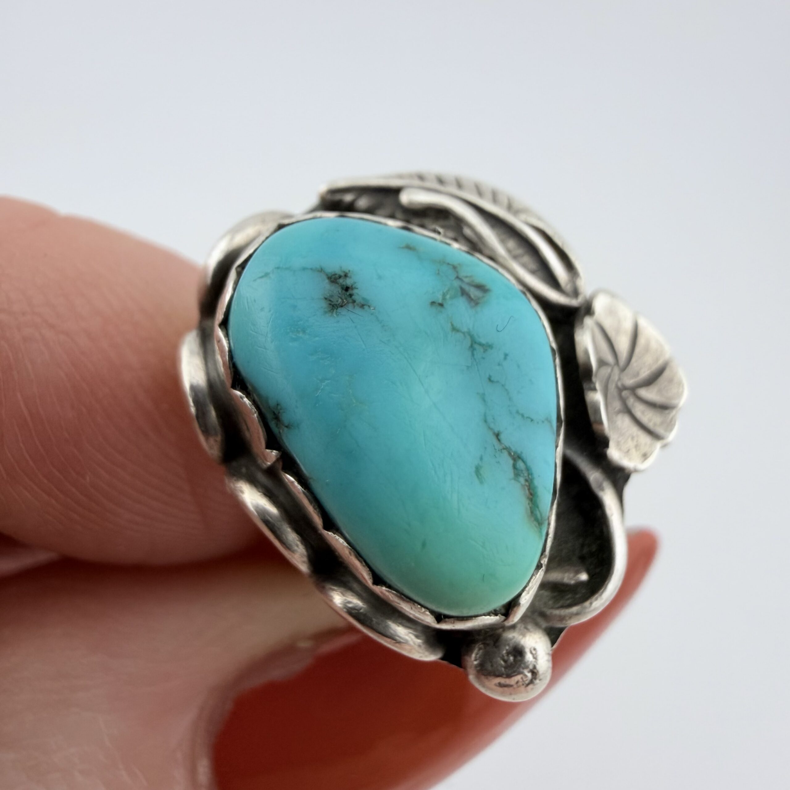 Vintage Native American Sterling Silver and Turquoise Ring - Image 5