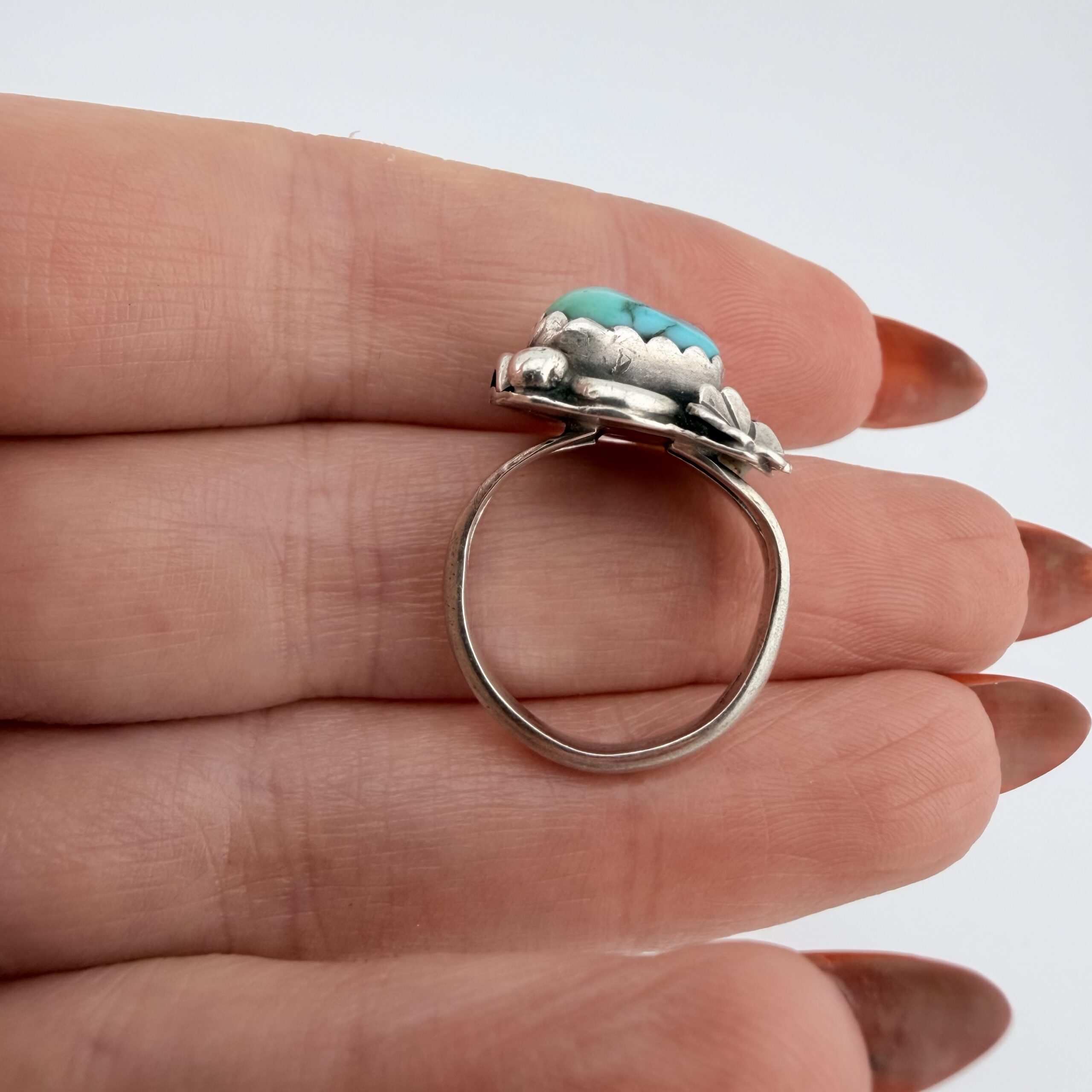 Vintage Native American Sterling Silver and Turquoise Ring - Image 6