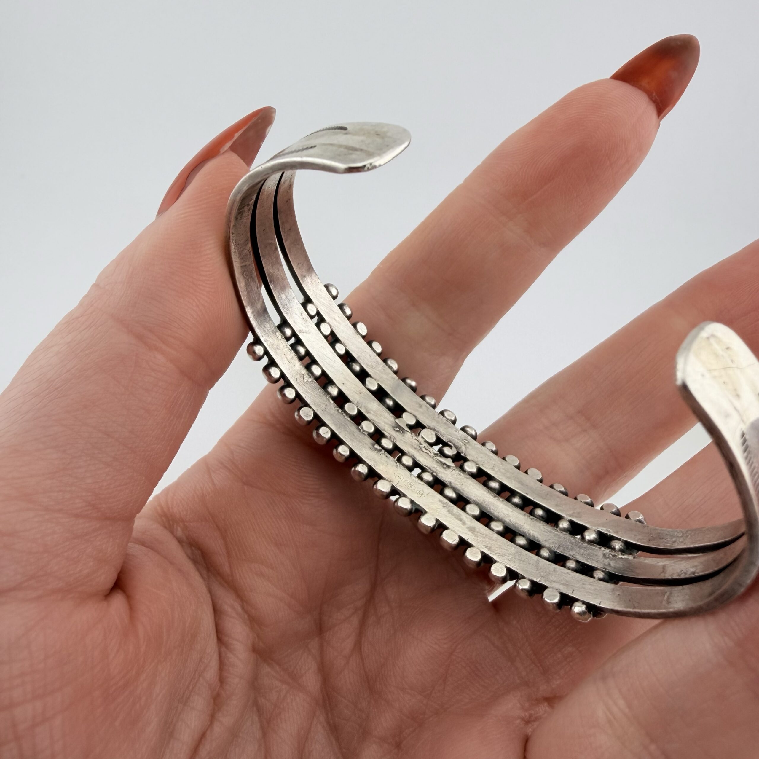Vintage Native American Sterling Silver and Turquoise Snake-Eye Cuff Bracelet - Image 6